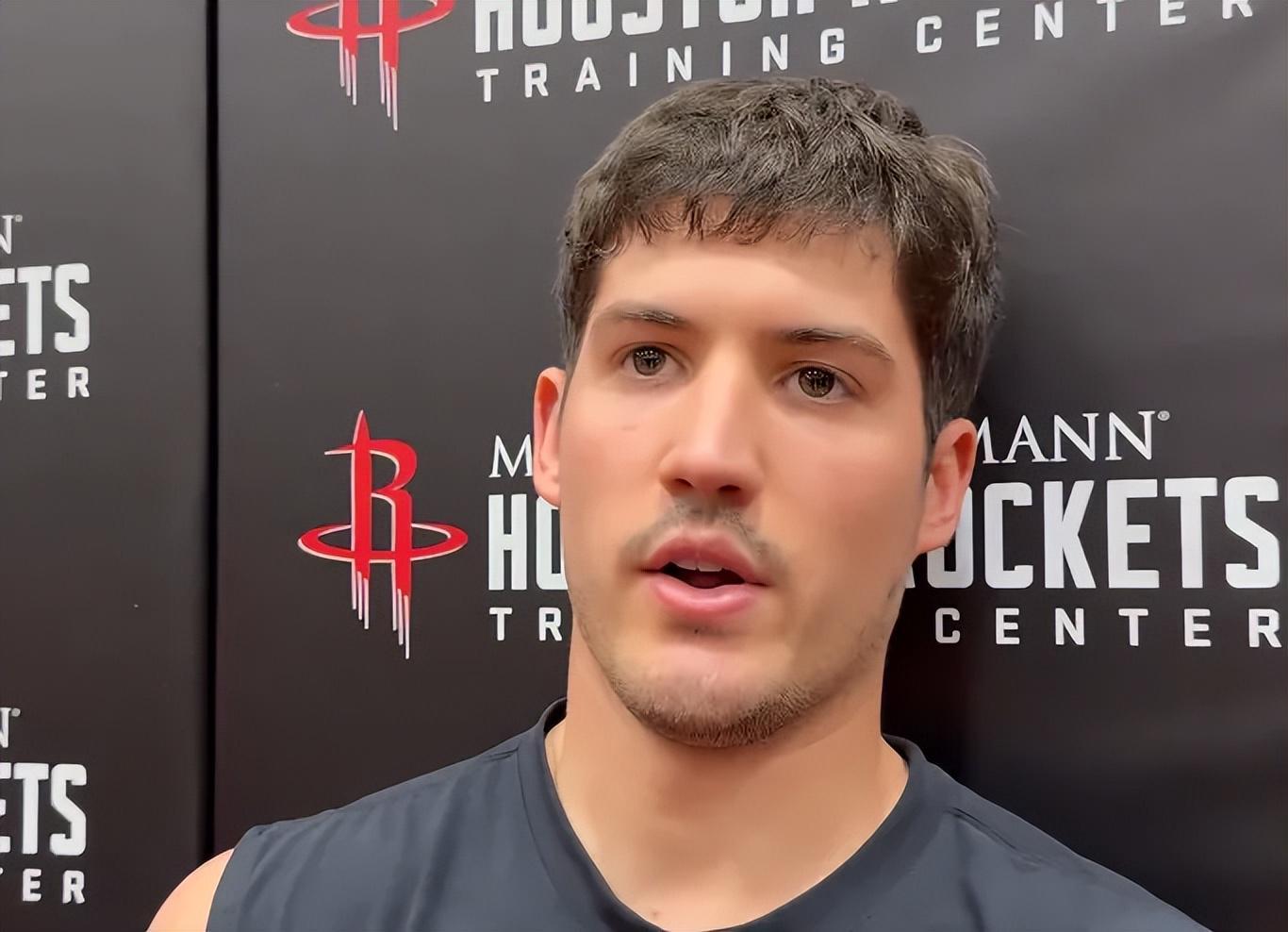 足球直播-却愿意放弃首发，谢泼德说出心里话，他解决火箭难题